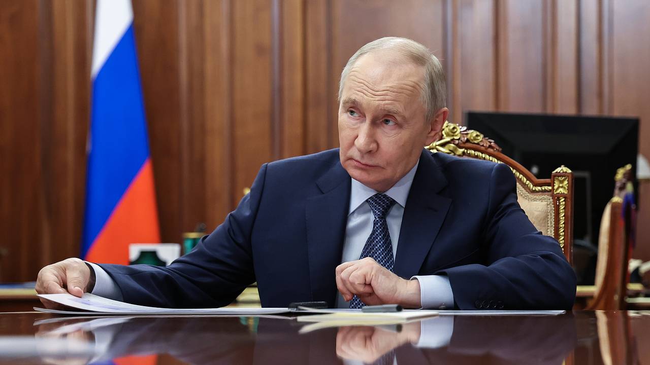 Путина проинформировали о взрыве автомобиля в Балашихе