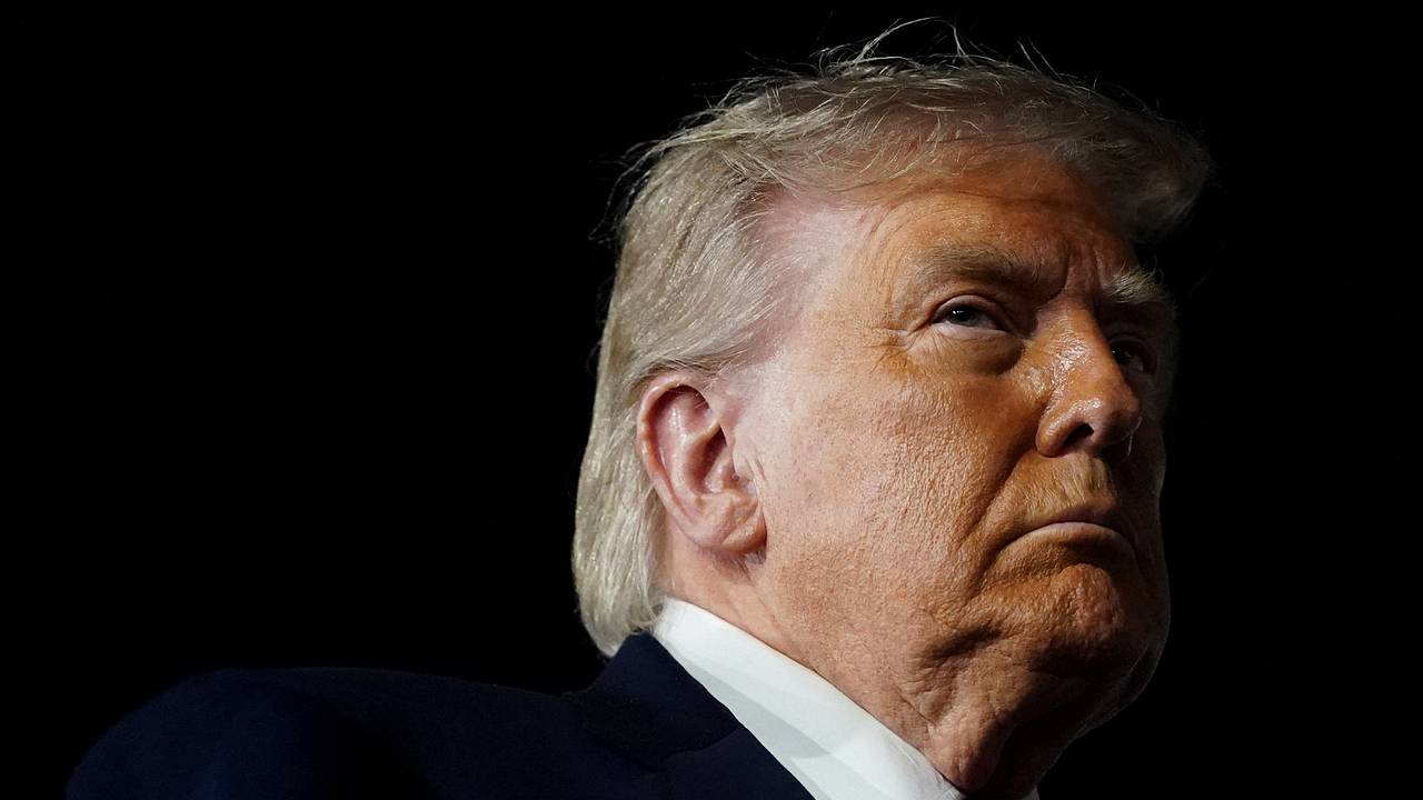 Трамп пообещал «выбомбить все дерьмо» из Ирана