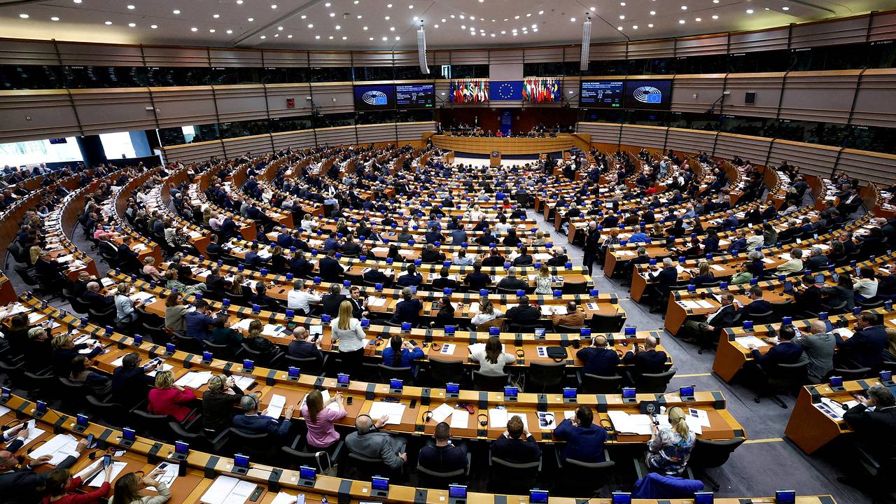 В Европарламенте назвали сроки начала диалога с Россией