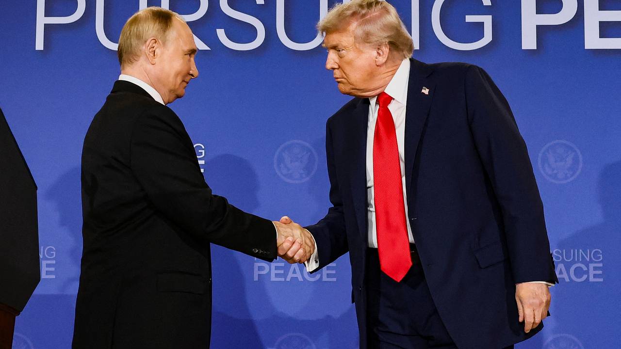 Стали известны подробности разговора Путина с Трампом