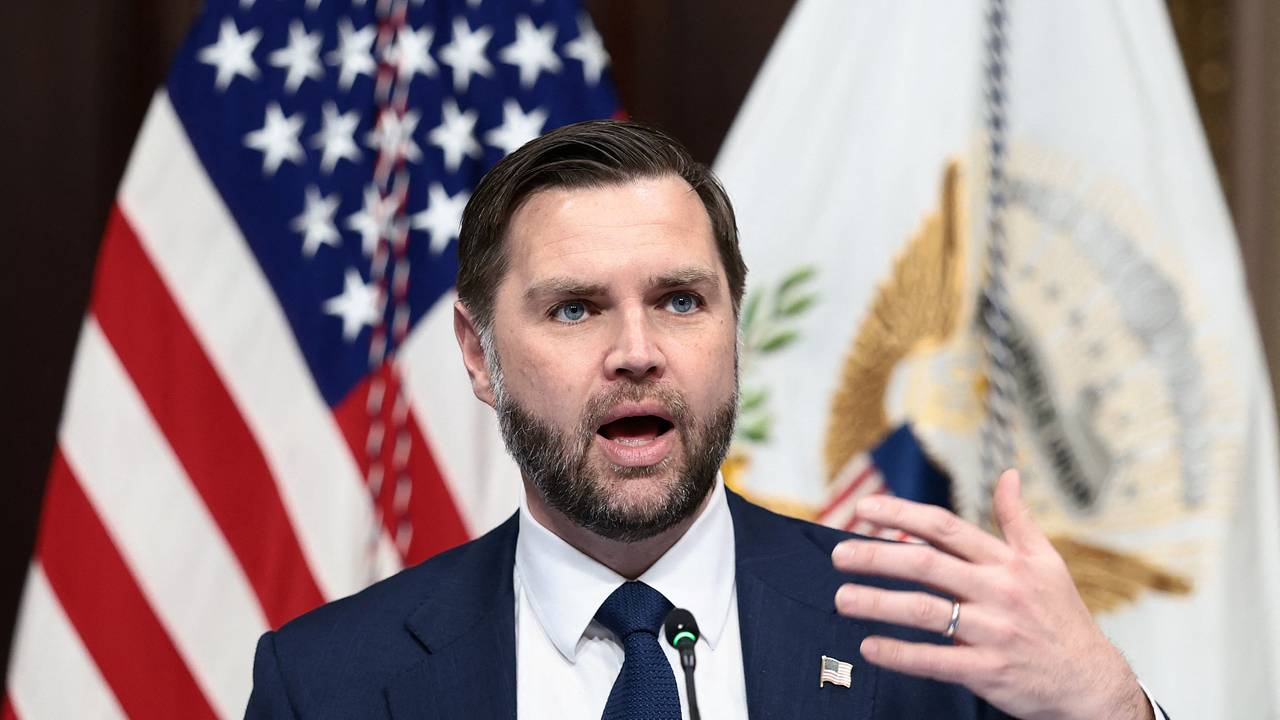 Вэнс сделал заявление о разблокировке США миллиардных активов Ирана