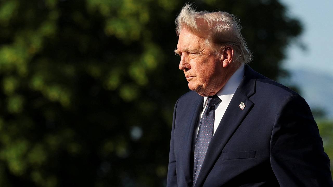 ФИФА разрешила Трампу вручить кубок чемпионата мира по футболу