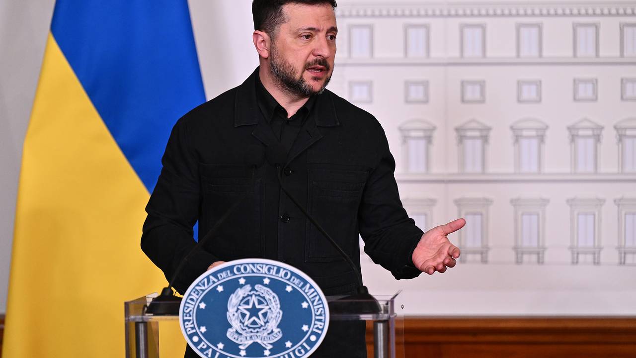 Зеленский ответил на приглашение в Москву для переговоров Зеленский ответил на приглашение в Москву для переговоров