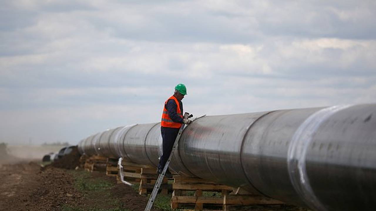 В Евросоюзе вступил в силу первый этап запрета на трубопроводный газ из России