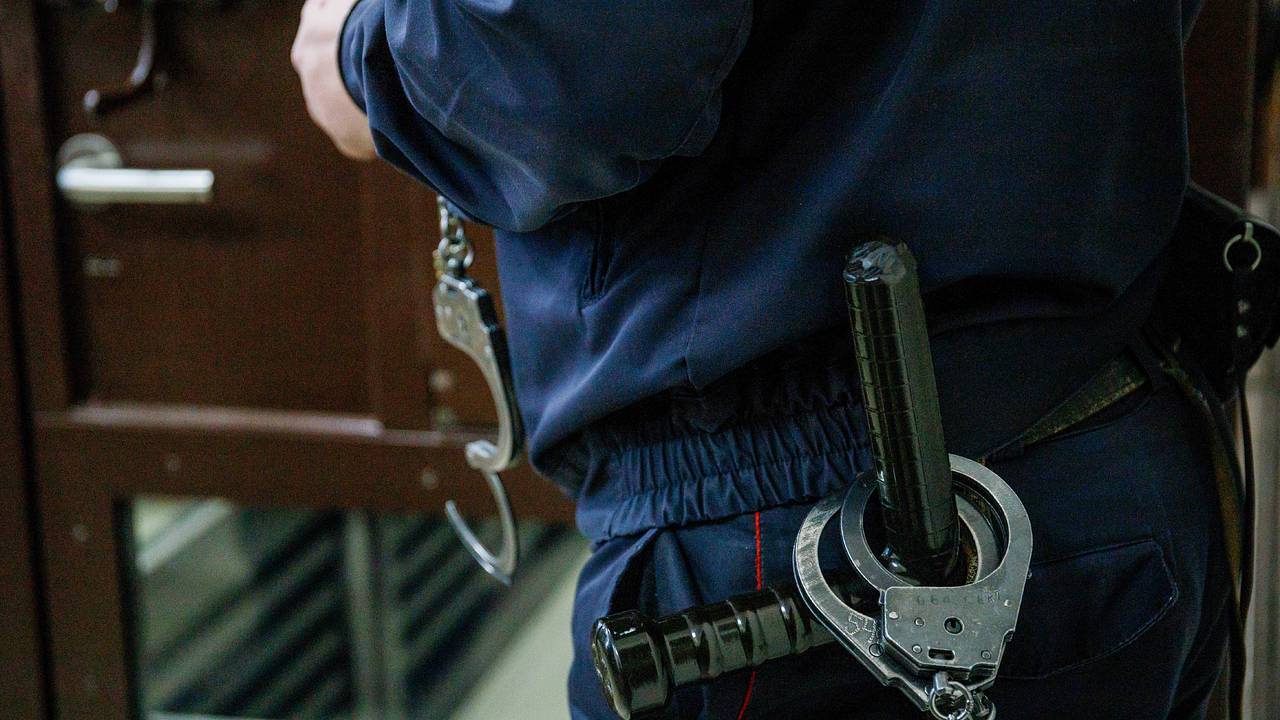 Россиянин расправился с мужчиной и изнасиловал его девушку