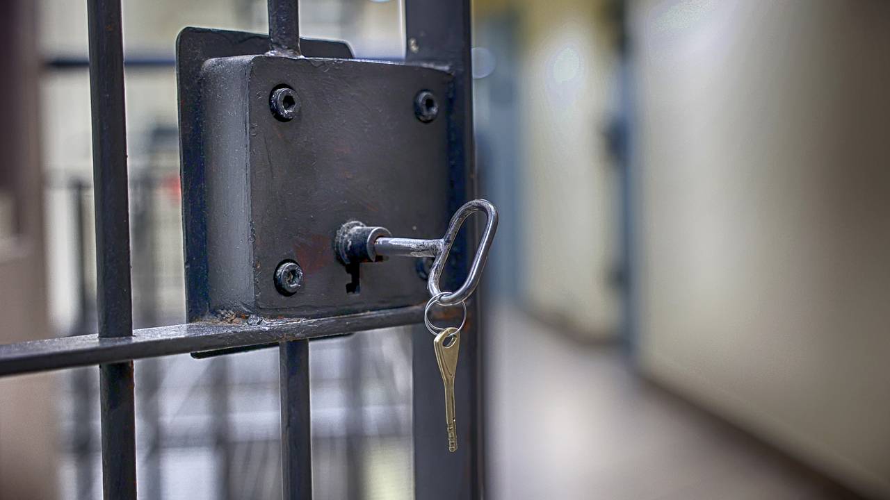 Серийного убийцу схватили с телом ребенка в мешке