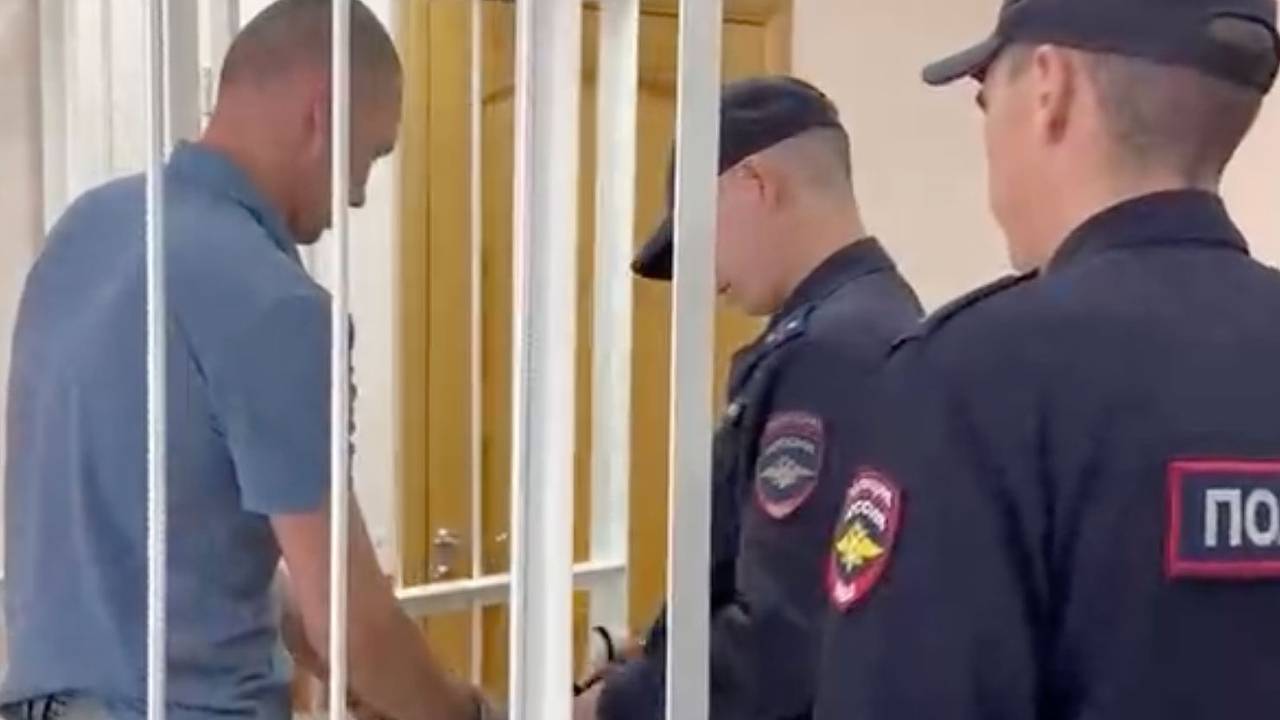 Россиянке вонзили нож в шею в зоомагазине