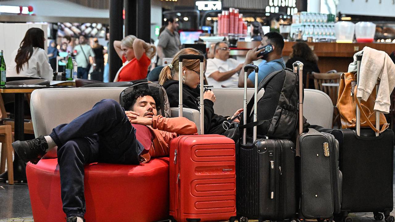 «Аэрофлот» отменил более 170 рейсов в Москву и обратно «Аэрофлот» отменил более 170 рейсов в Москву и обратно