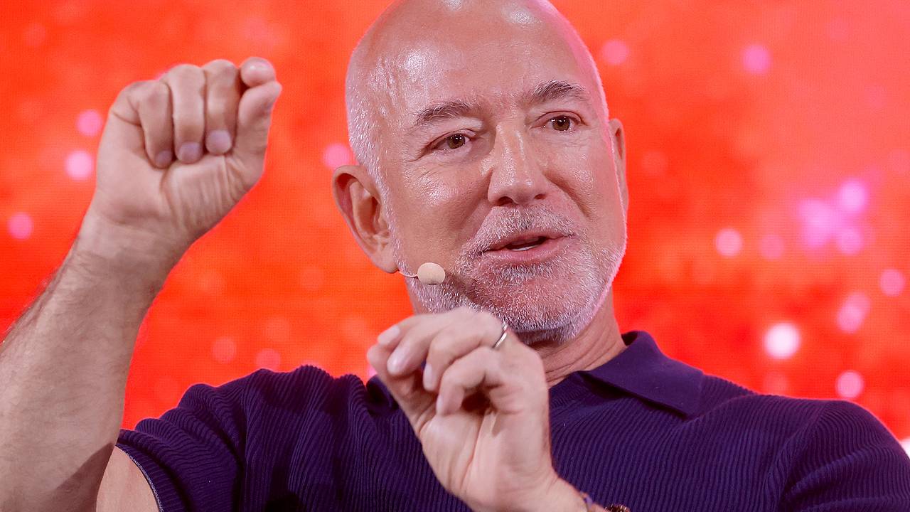 Миллиардер предрек дефицит кадров из-за развития ИИ