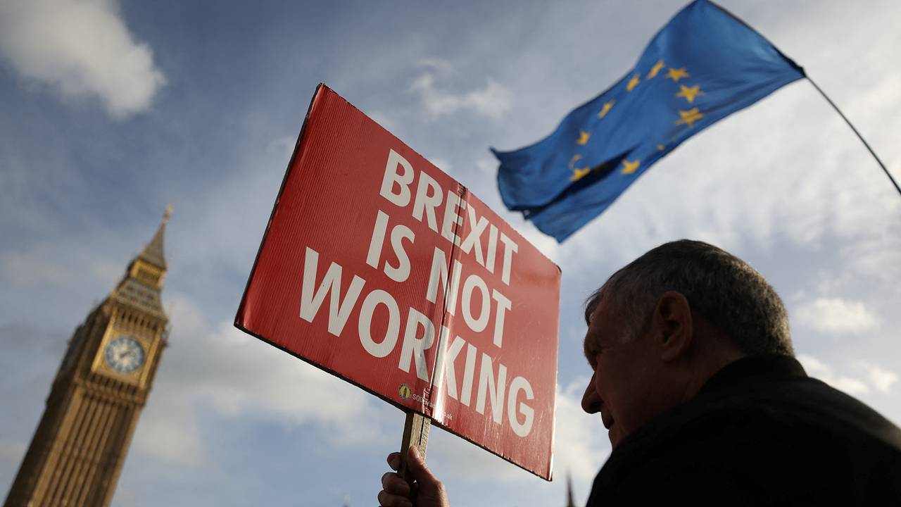 Потери Великобритании после Brexit оценили