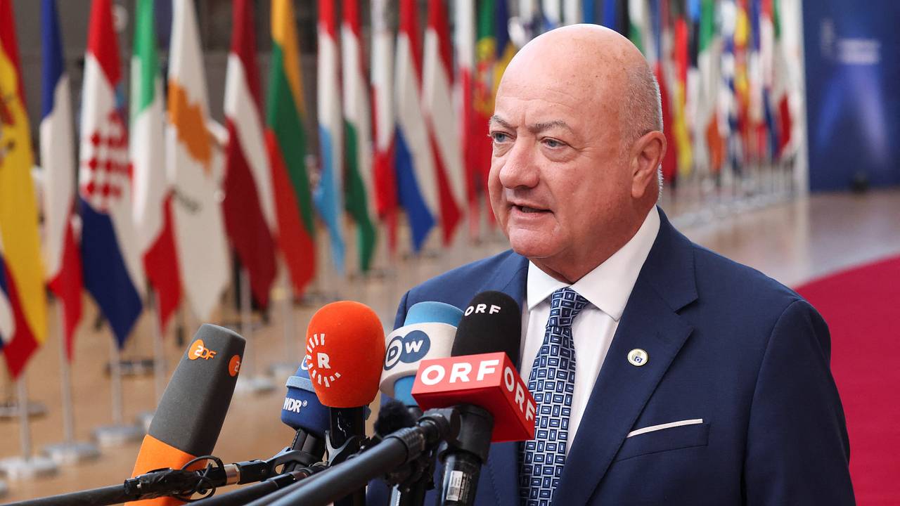 Канцлер европейской страны сделал заявление о переговорах с Россией по Украине