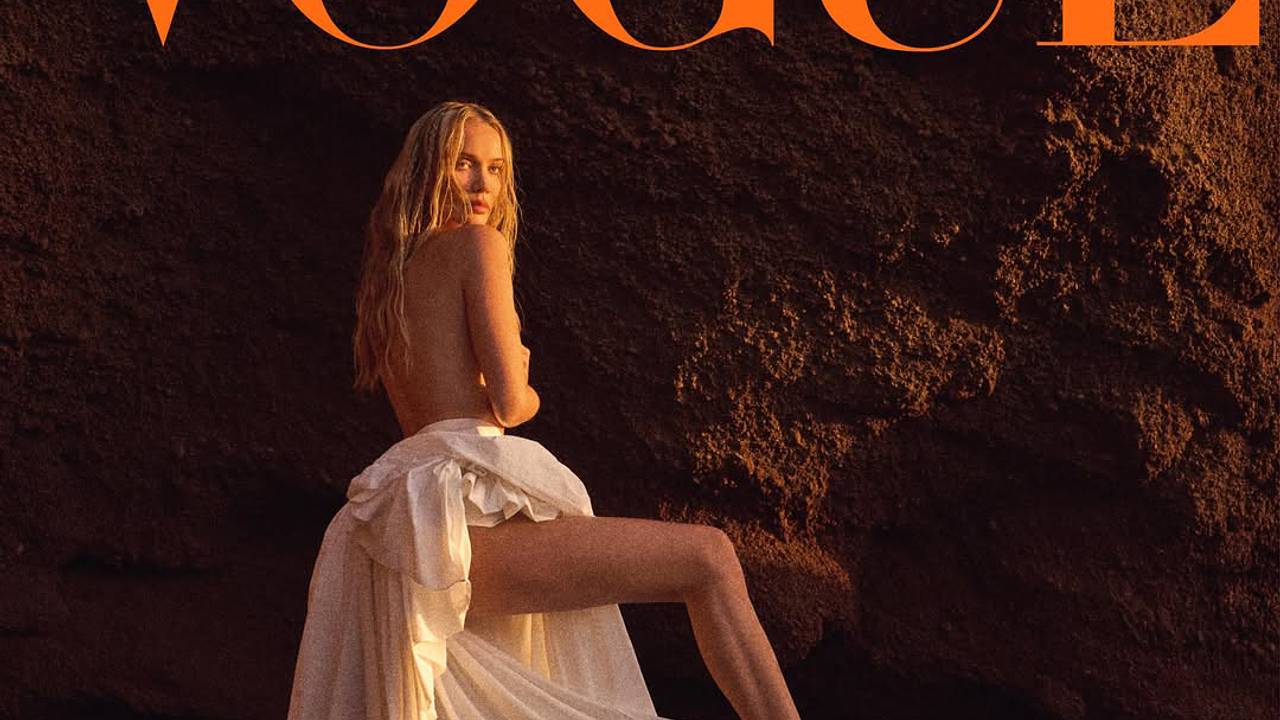 Бывшая жена банкира Бородина полуголой снялась для обложки Vogue Бывшая жена банкира Бородина полуголой снялась для обложки Vogue