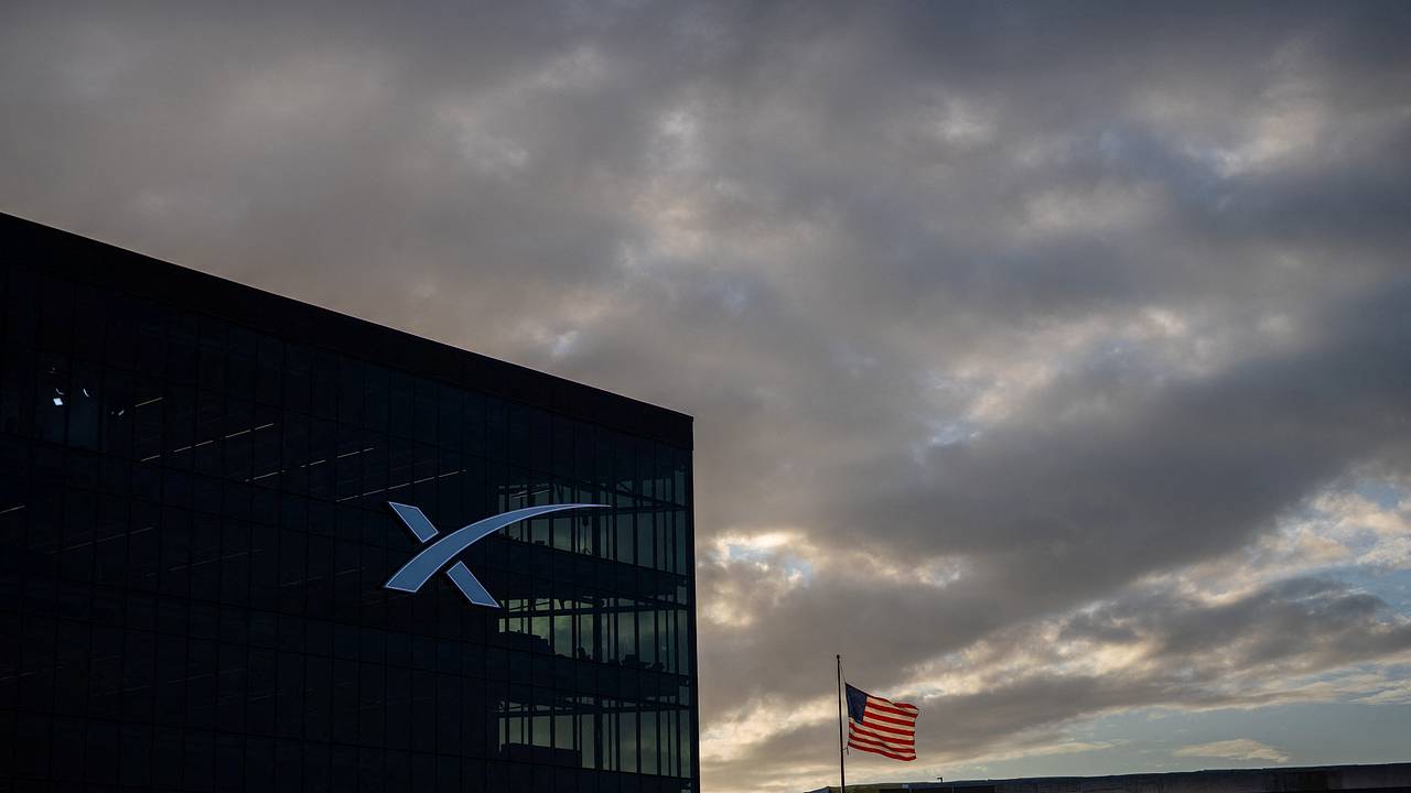 Акции SpaceX за два дня растеряли половину ажиотажного роста Акции SpaceX за два дня растеряли половину ажиотажного роста
