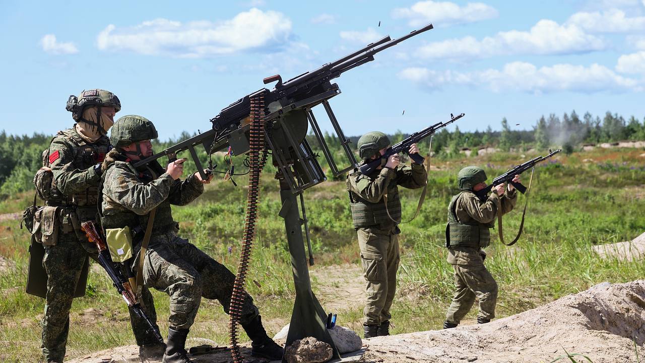 Единственная трасса для снабжения ВСУ в Константиновке оказалась под контролем ВС РФ Единственная трасса для снабжения ВСУ в Константиновке оказалась под контролем ВС РФ