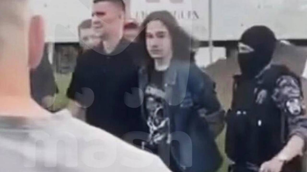 Парень с мачете устроил резню в торговом центре в Краснодаре. Нападавший кричал, что его «всю жизнь обижают» Парень с мачете устроил резню в торговом центре в Краснодаре. Нападавший кричал, что его «всю жизнь обижают»