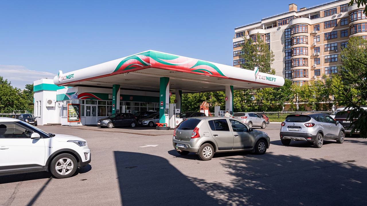 Новак назвал контролируемой ситуацию на топливном рынке России