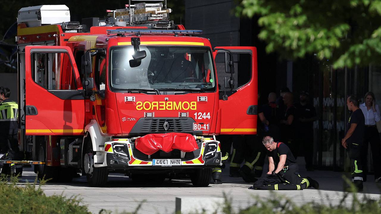 В небоскребе в Мадриде прогремел взрыв В небоскребе в Мадриде прогремел взрыв