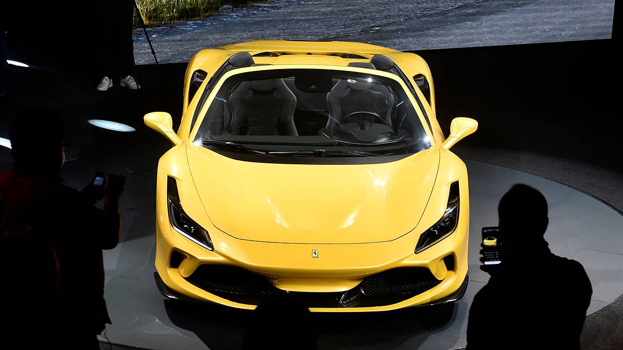 Ростовский блогер разбил Ferrari за 30 миллионов рублей Ростовский блогер разбил Ferrari за 30 миллионов рублей