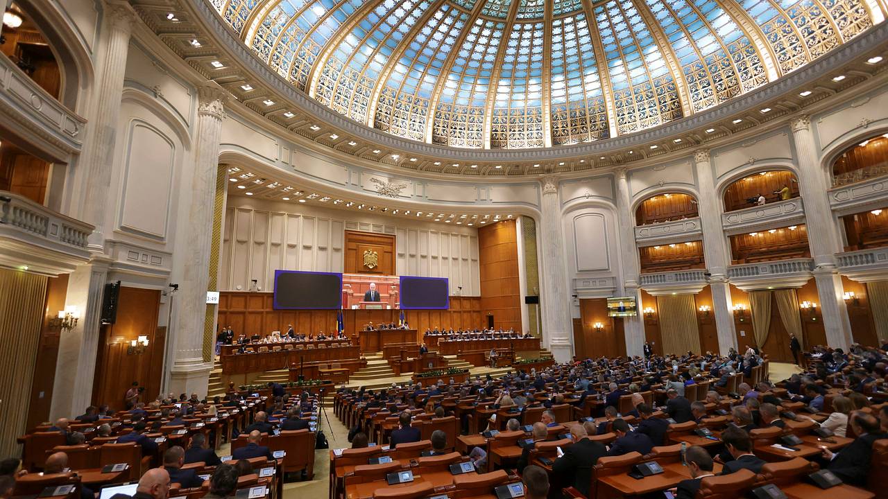 В парламенте Румынии одобрили предложение объединиться с Молдавией