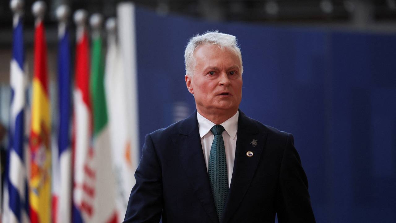 Президент страны-соседа России принял отставку правительства
