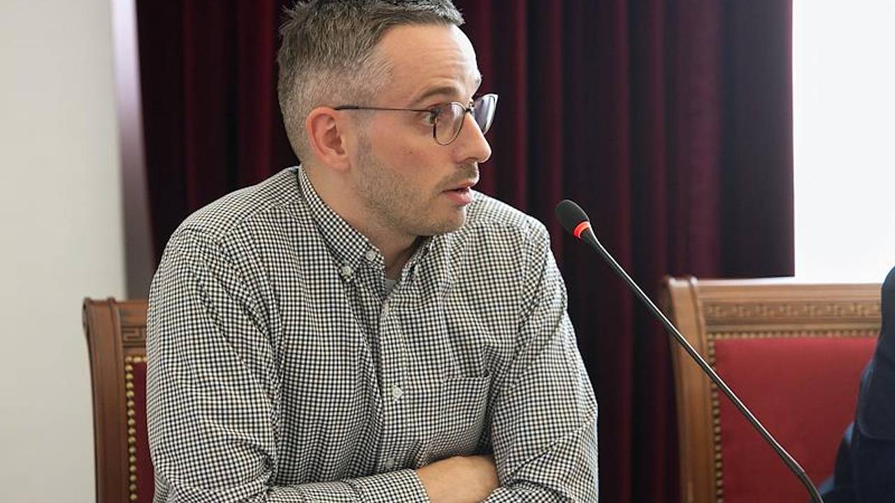 С уехавшего из России журналиста-иноагента решили взыскать сотни тысяч рублей