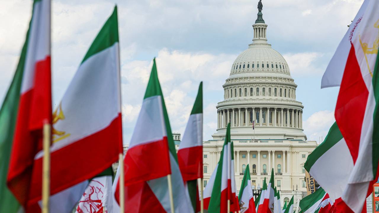 США нанесли удары по Ирану в районе Ормузского пролива в ответ на нарушения перемирия. Какие цели атаковал Вашингтон?