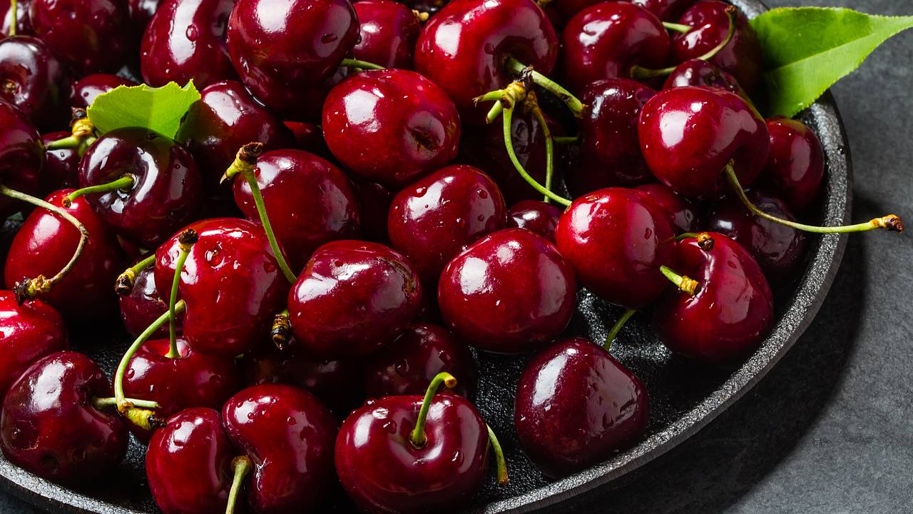 Врач сделал предупреждение любителям черешни и вишни