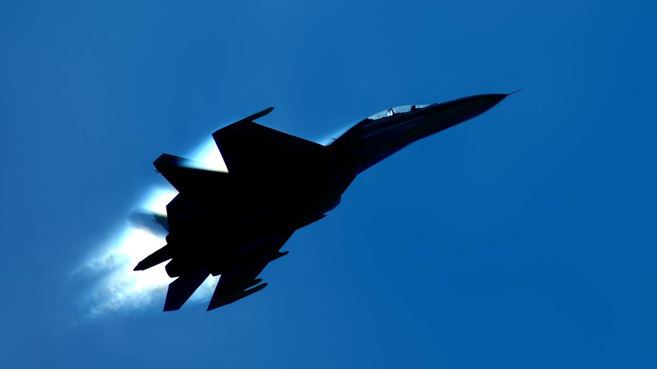 Китайская «бесхвостка» шестого поколения показала высший пилотаж