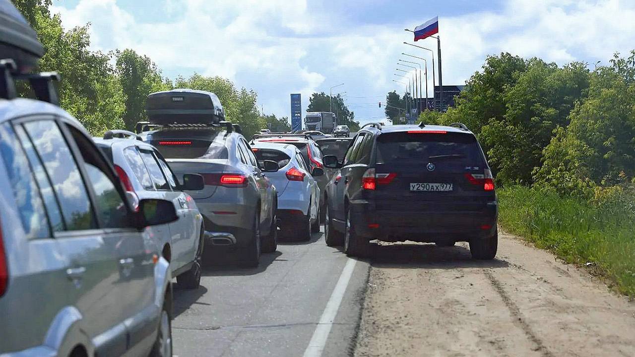 В Госдуме высказались о сроке стабилизации ситуации с бензином