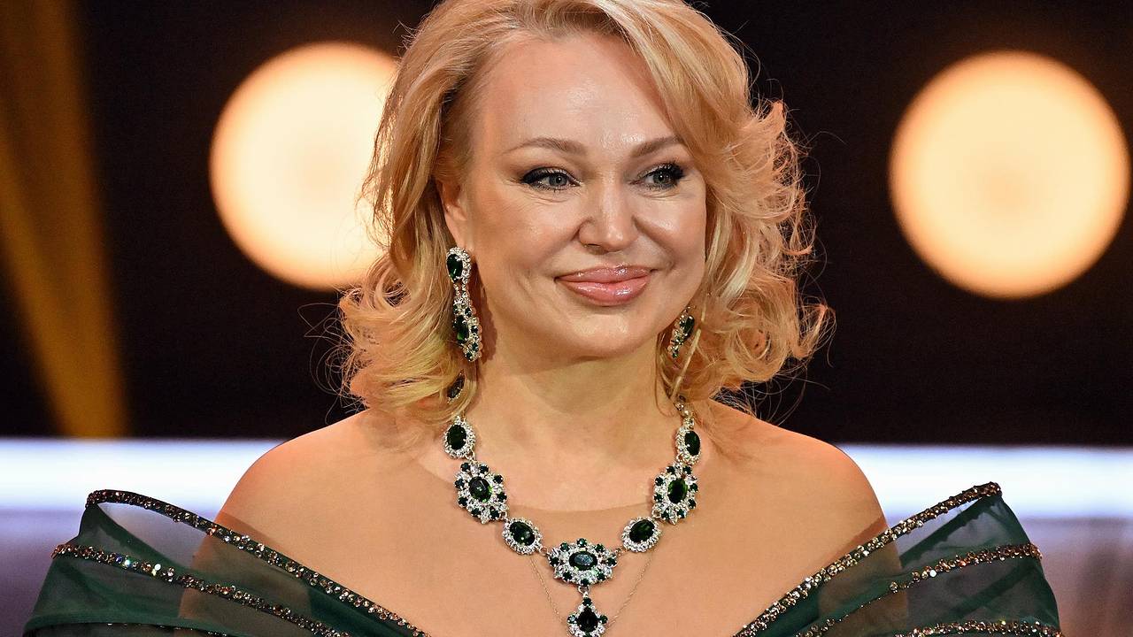 Прожившая с мужем 20 лет известная российская ведущая раскрыла секрет крепкого брака