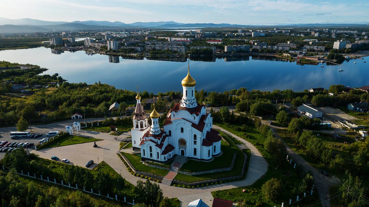 Россияне с детьми массово устремились на отдых в Арктику