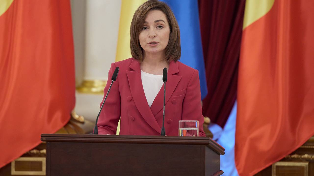 У сестры президента Молдавии оказалась неоправданно высокая зарплата