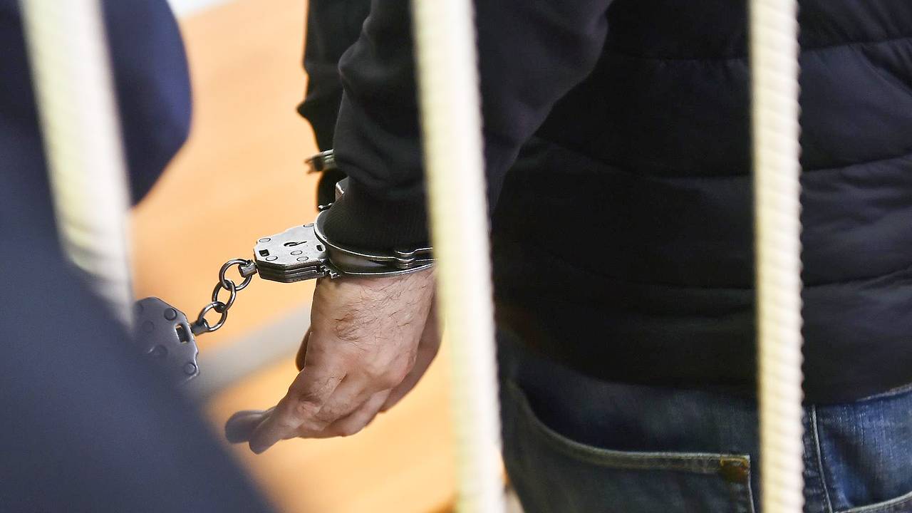 Сельские криминальные авторитеты вымогали деньги у россиян Сельские криминальные авторитеты вымогали деньги у россиян