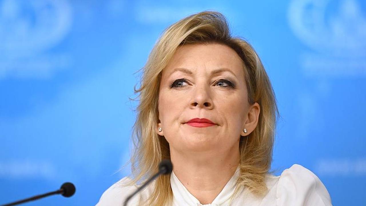 Захарова назвала психическим расстройством происходящее с Германией