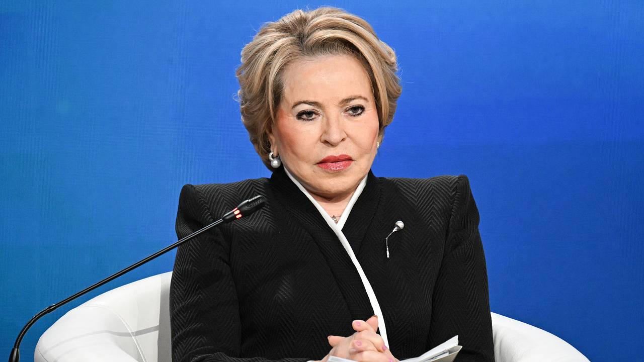 Матвиенко назвала оптимальный возраст для рождения минимум троих детей в России Матвиенко назвала оптимальный возраст для рождения минимум троих детей в России
