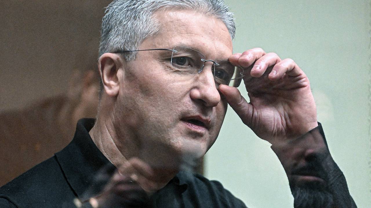 Названа причина улыбки Тимура Иванова в суде после приговора