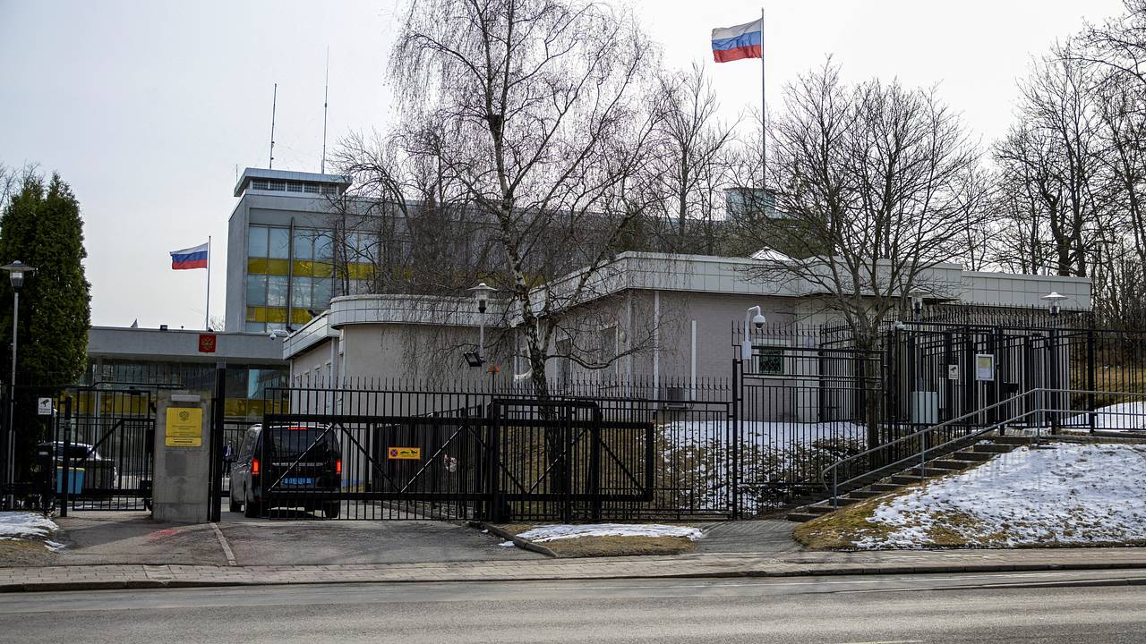 Посольство рассказало об атаках дронов на российские учреждения в Швеции
