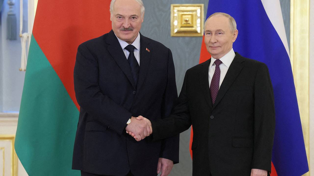 Путин поздравил Лукашенко