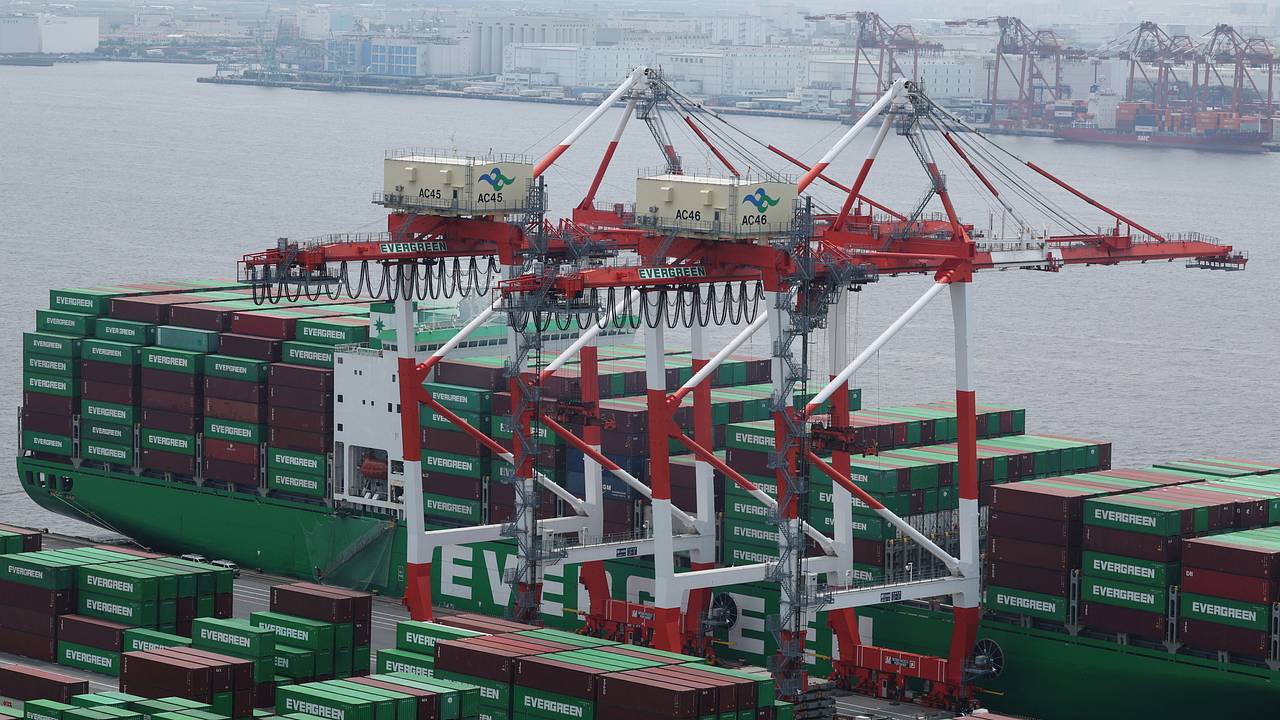 Япония назвала крайне прискорбными пошлины Европейского союза