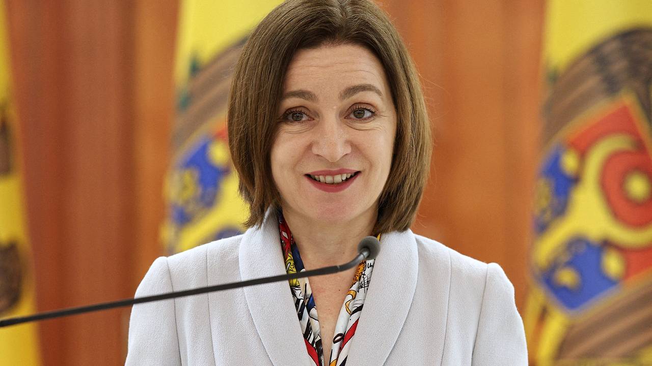 Санду высказалась об отставке премьера Молдавии с гражданством США Санду высказалась об отставке премьера Молдавии с гражданством США