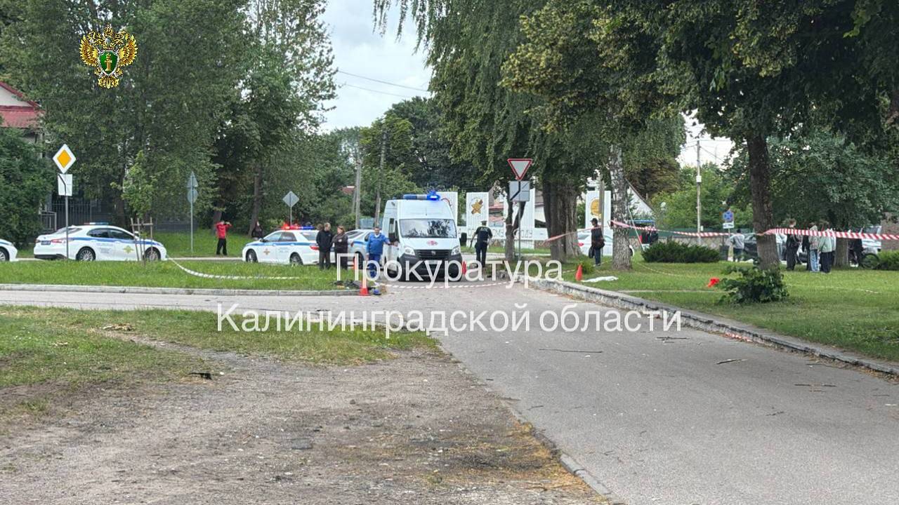 В Калининграде задержали сбившего женщину с детьми водителя Merсedes