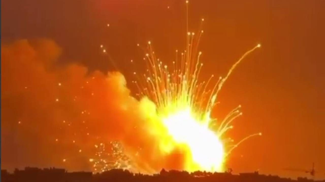 Опубликованы кадры вторичной детонации на пораженном объекте в Киеве Опубликованы кадры вторичной детонации на пораженном объекте в Киеве