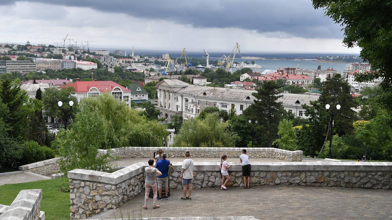 В оставшемся без света Севастополе восстановили энергоснабжение В оставшемся без света Севастополе восстановили энергоснабжение