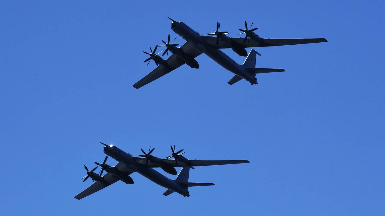 Британия подняла истребители для перехвата российских Ту-142