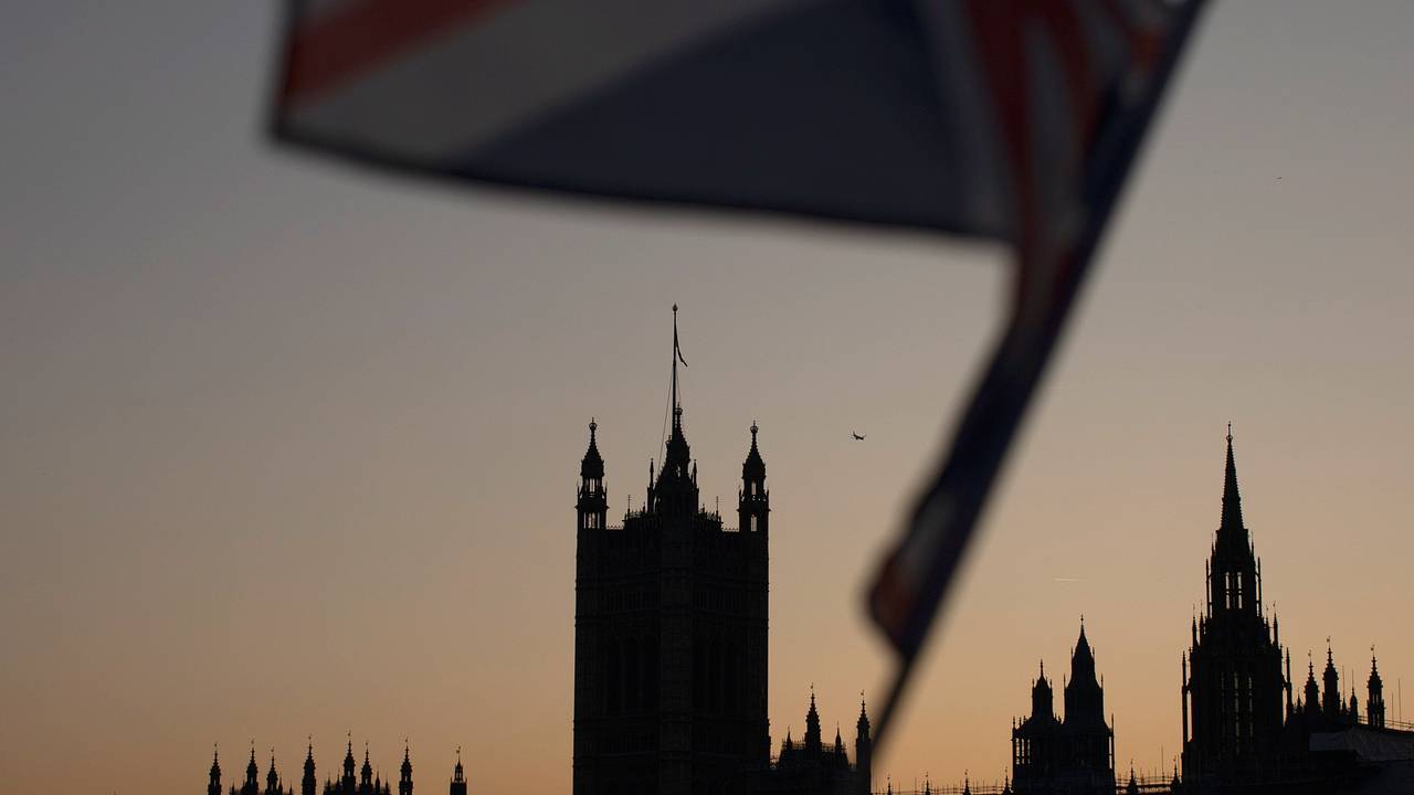 Великобритания ввела новые санкции против России
