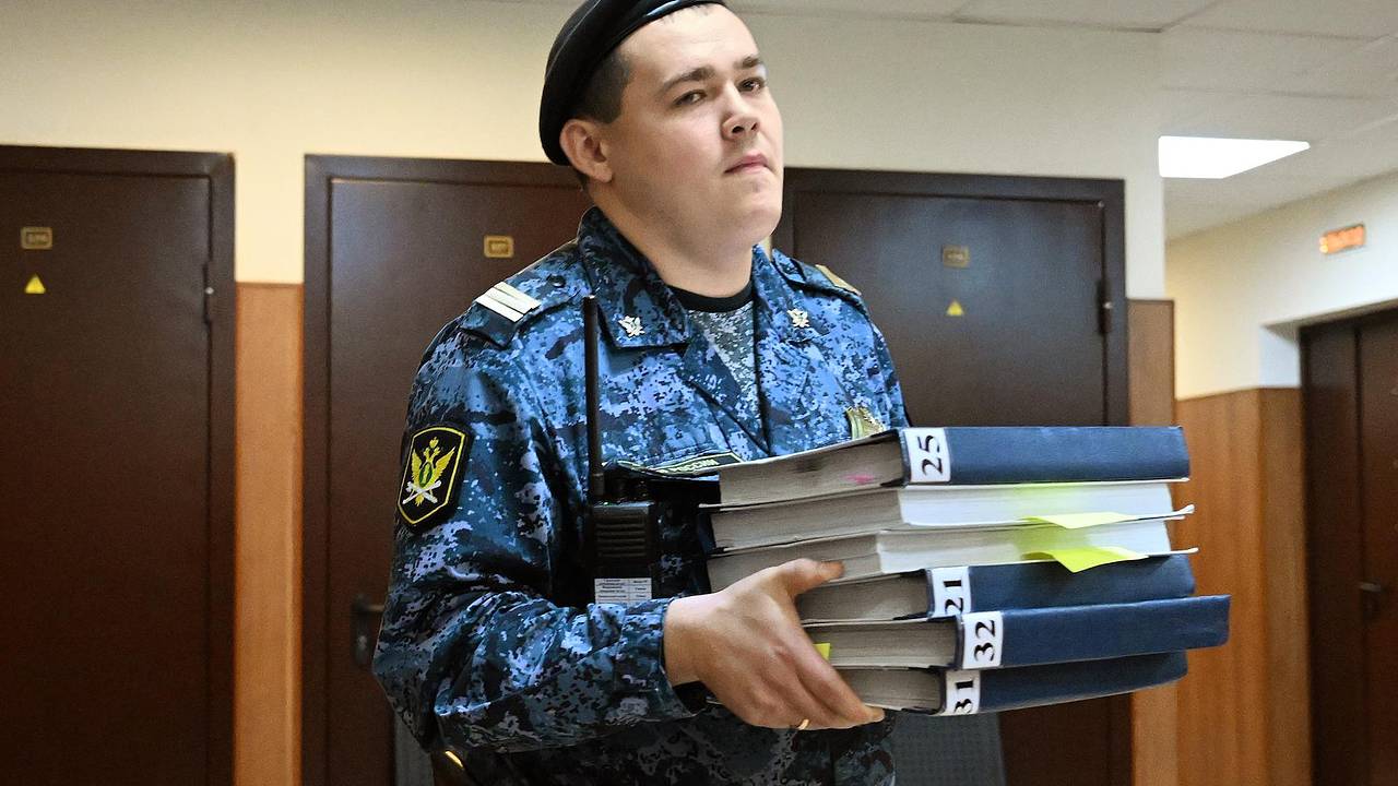 Раскрыты подробности приговора двух пытавших раскаленным утюгом должника россиян