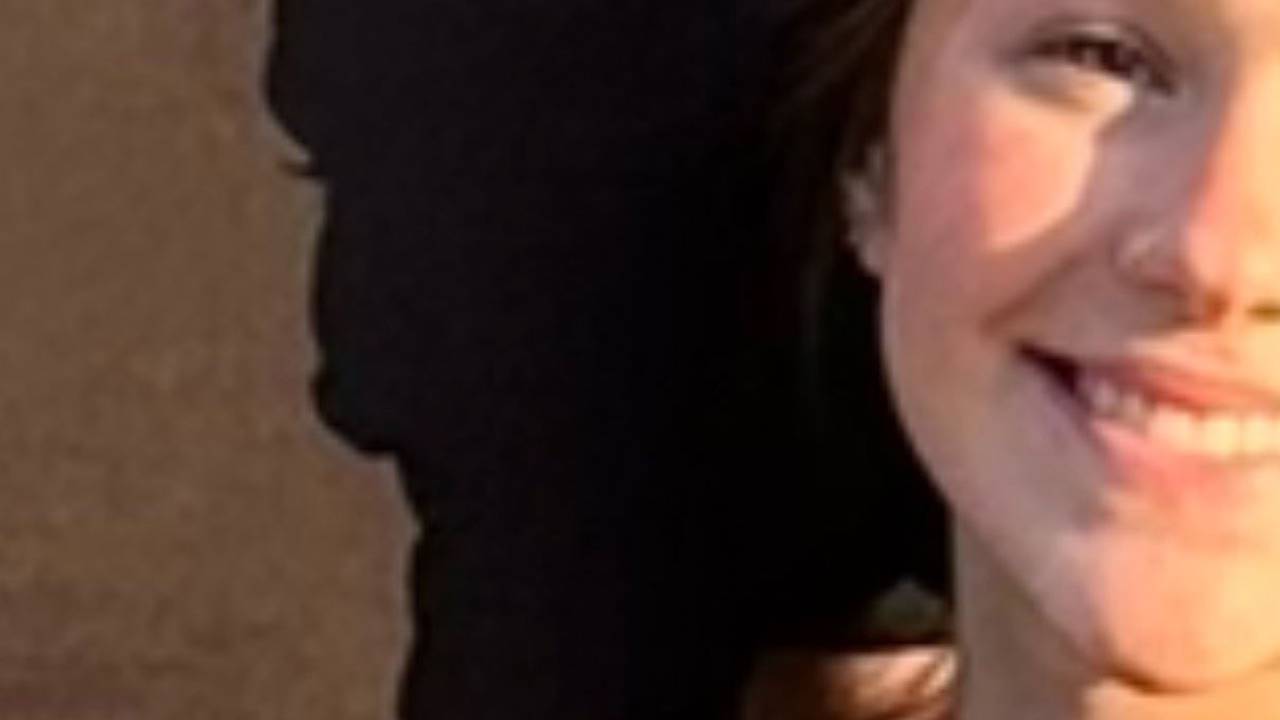 Девушка показала смешную деталь на фото с возлюбленным и взорвала соцсети