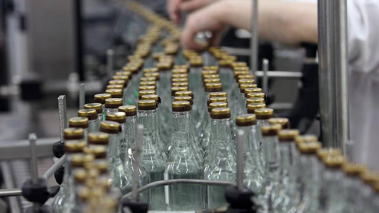 В России стали производить меньше водки