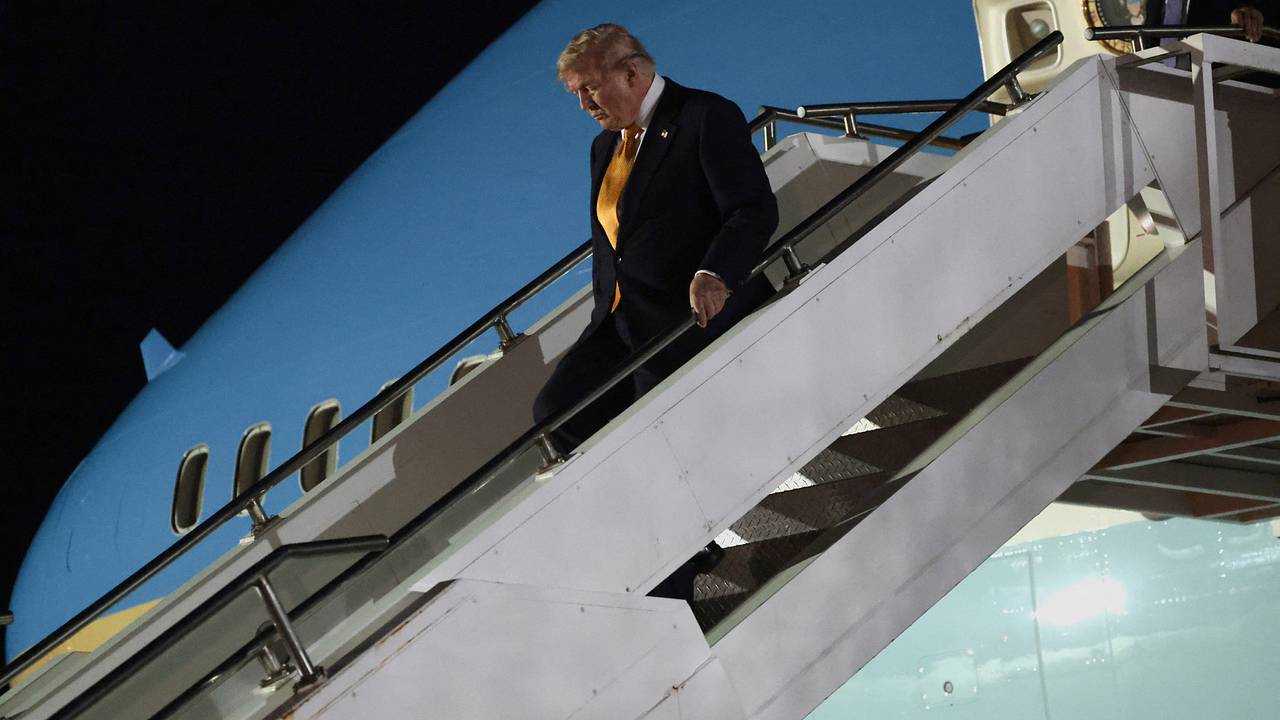 В Кремле высказались о телефонном разговоре Путина и Трампа В Кремле высказались о телефонном разговоре Путина и Трампа
