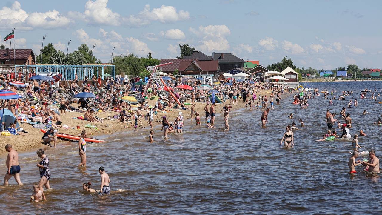Россиянка назвала рабочие способы не опухнуть в жару на пляже